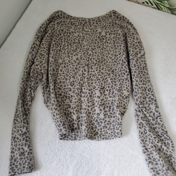 𝅺leapord Print Super Soft Rouched Top - Picture 3 of 10
